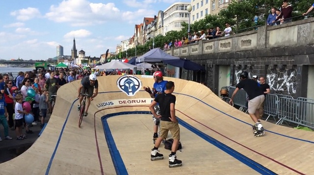 Düsseldorf 2015 - Skater gegen Fixie
